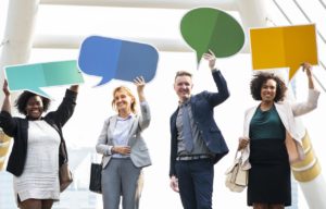 equipo de trabajo tratando de comunicarse